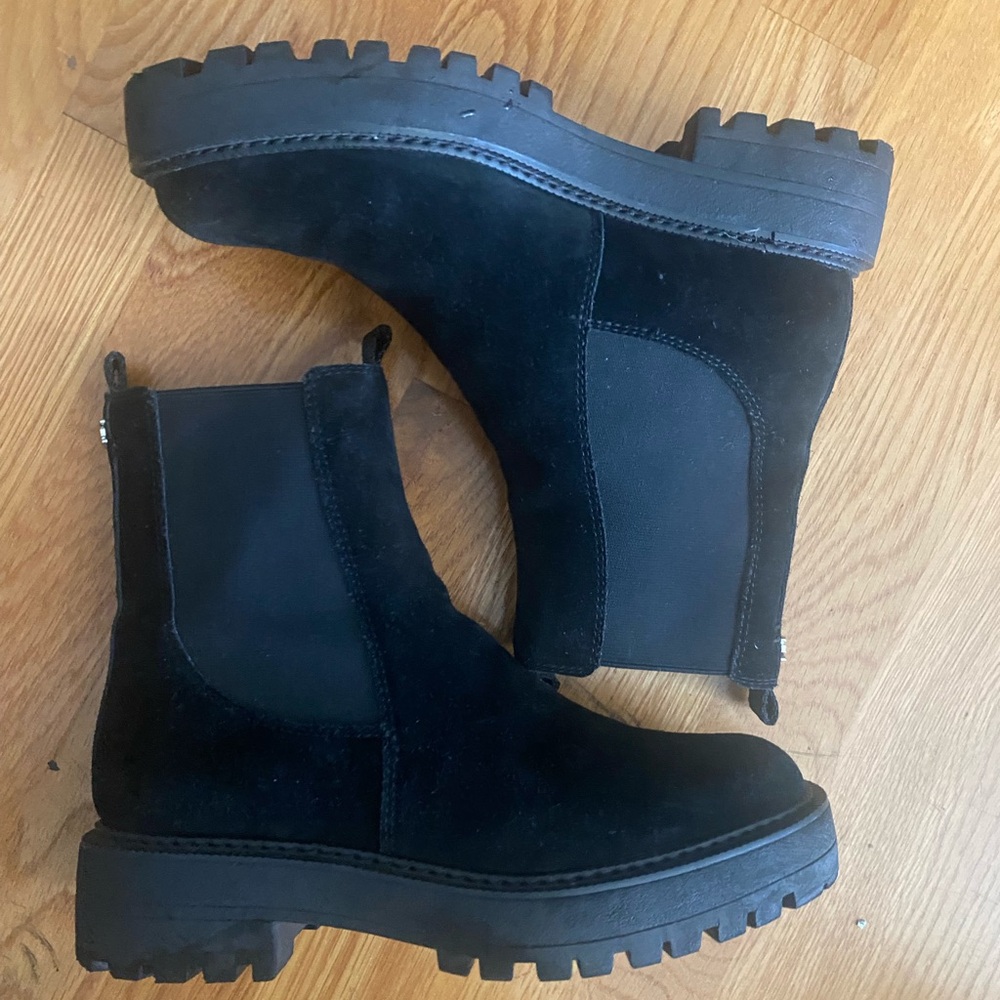 Sam Edelman Black Suede Chelsea Boots (Laguna)